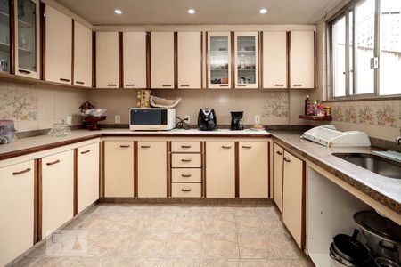 Apartamento à venda com 144m², 3 quartos e 2 vagasCozinha