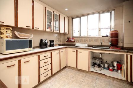 Apartamento à venda com 144m², 3 quartos e 2 vagasCozinha