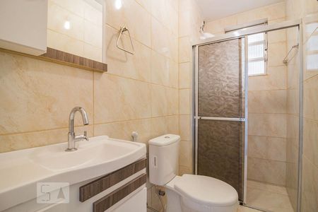 Banheiro de apartamento para alugar com 3 quartos, 66m² em Santo Antônio, Porto Alegre