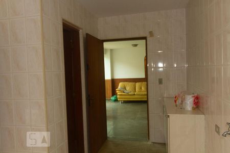 Casa para alugar com 400m², 4 quartos e 5 vagasCorredor Piso Inferior