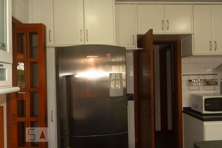 Casa para alugar com 400m², 4 quartos e 5 vagasCozinha