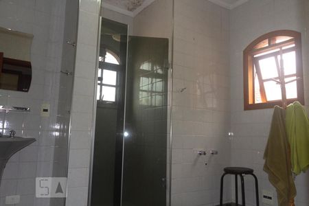 Casa para alugar com 400m², 4 quartos e 5 vagasBanheiro da Suíte 2