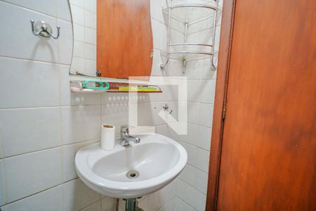 Lavabo de casa de condomínio para alugar com 4 quartos, 400m² em Adalgisa, Osasco