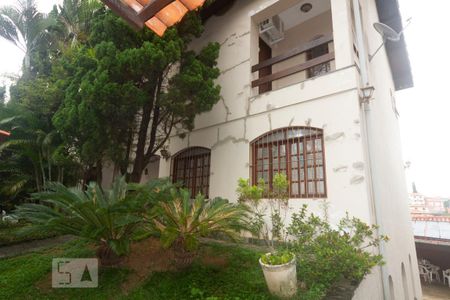 Casa para alugar com 400m², 4 quartos e 5 vagasFachada