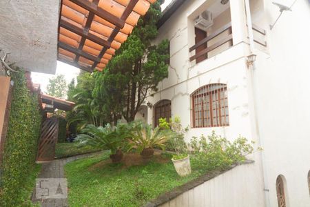 Casa para alugar com 400m², 4 quartos e 5 vagasFachada