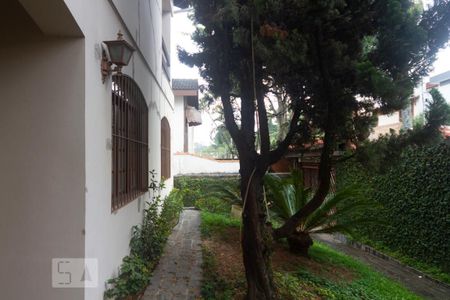 Casa para alugar com 400m², 4 quartos e 5 vagasCorredor Externo