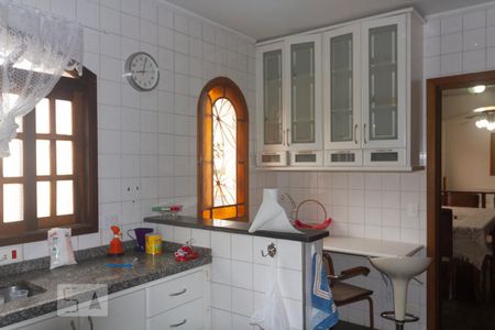 Casa para alugar com 400m², 4 quartos e 5 vagasCozinha