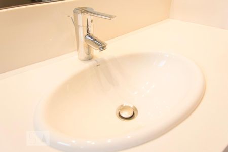 Torneira de apartamento para alugar com 2 quartos, 70m² em Jardim Sílvia, Santo André