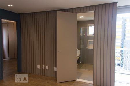 Detalhes da sala de apartamento para alugar com 2 quartos, 70m² em Jardim Sílvia, Santo André
