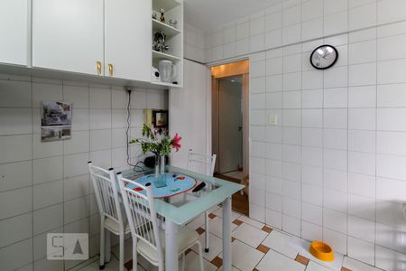 Apartamento à venda com 68m², 2 quartos e 1 vagaCozinha