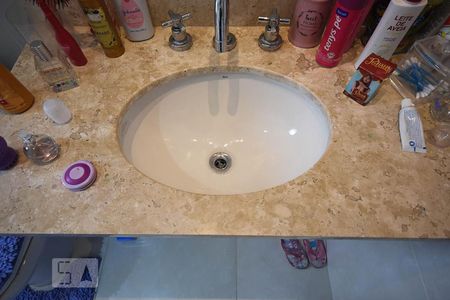 Apartamento à venda com 175m², 4 quartos e 3 vagasDetalhe do Banheiro Suíte 1