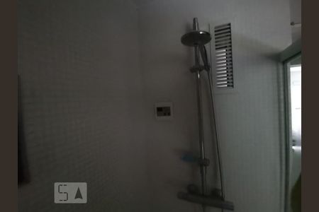 Banheiro de apartamento para alugar com 1 quarto, 70m² em Vila Andrade, São Paulo