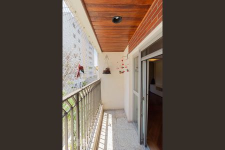 Apartamento à venda com 132m², 3 quartos e 2 vagas Apartamento à venda com 132m², 3 quartos e 2 vagasVaranda