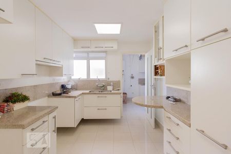 Apartamento à venda com 132m², 3 quartos e 2 vagas Apartamento à venda com 132m², 3 quartos e 2 vagasCozinha