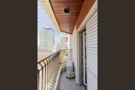 Apartamento à venda com 132m², 3 quartos e 2 vagas Apartamento à venda com 132m², 3 quartos e 2 vagasVaranda - Suíte 1