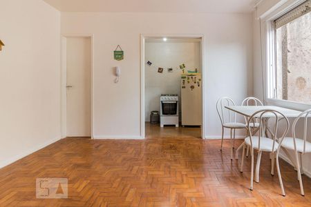 Sala/Quarto de kitnet/studio para alugar com 1 quarto, 29m² em Centro Histórico, Porto Alegre
