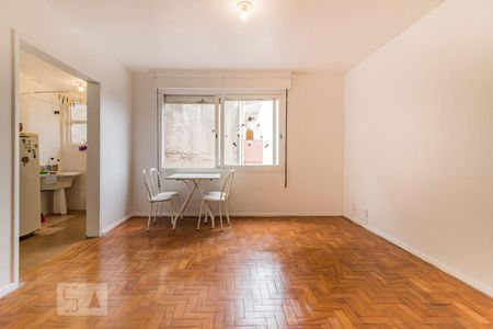 Sala/Quarto de kitnet/studio para alugar com 1 quarto, 29m² em Centro Histórico, Porto Alegre