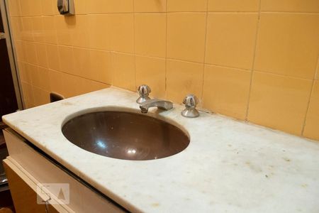 Apartamento à venda com 110m², 3 quartos e 2 vagasBANHEIRO