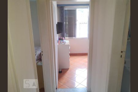 Vista do corredor para o quarto de apartamento para alugar com 3 quartos, 96m² em Vila Cachoeira, São Paulo