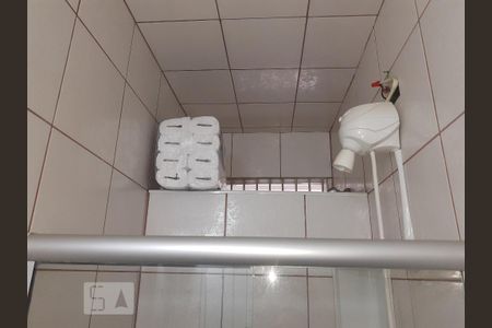 Banheiro azulejado de apartamento para alugar com 3 quartos, 96m² em Vila Cachoeira, São Paulo