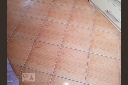 Chão do quarto de apartamento para alugar com 3 quartos, 96m² em Vila Cachoeira, São Paulo