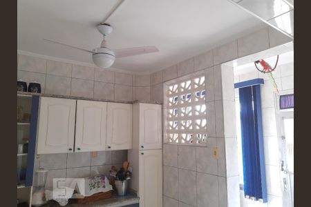 Apartamento para alugar com 96m², 3 quartos e 1 vaga Apartamento para alugar com 96m², 3 quartos e 1 vagaCozinha com armários
