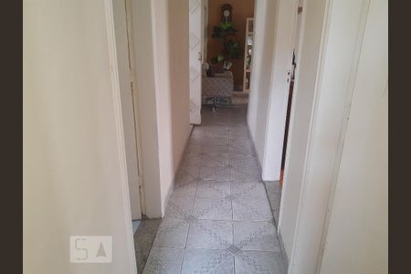 Apartamento para alugar com 96m², 3 quartos e 1 vaga Apartamento para alugar com 96m², 3 quartos e 1 vagaCorredor com acesso a sala