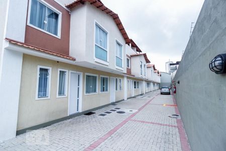 Casa de condomínio para alugar com 80m², 2 quartos e 1 vaga Casa de condomínio para alugar com 80m², 2 quartos e 1 vagaFachada
