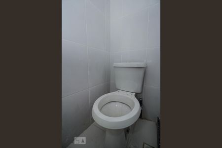 Casa de condomínio para alugar com 80m², 2 quartos e 1 vaga Casa de condomínio para alugar com 80m², 2 quartos e 1 vagaBanheiro
