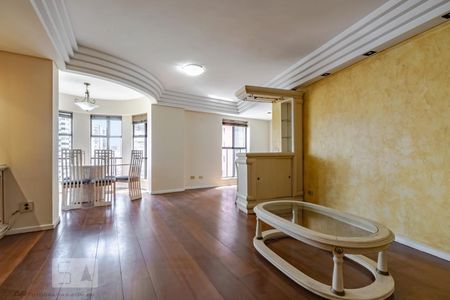 Sala de Estar' de apartamento para alugar com 2 quartos, 136m² em Batel, Curitiba
