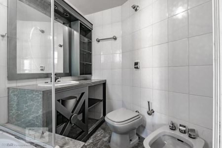 Dormitório 1 de apartamento para alugar com 2 quartos, 136m² em Batel, Curitiba