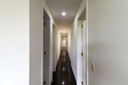 Apartamento à venda com 212m², 4 quartos e 2 vagasCorredor