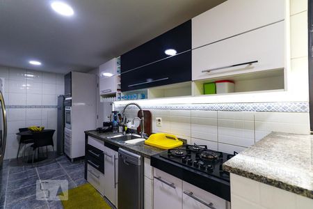 Apartamento à venda com 212m², 4 quartos e 2 vagasCozinha