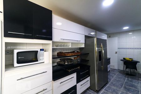 Apartamento à venda com 212m², 4 quartos e 2 vagasCozinha