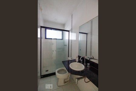 Apartamento para alugar com 320m², 3 quartos e 2 vagasBanheiro Corredor