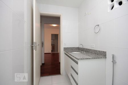 Banheiro de apartamento para alugar com 1 quarto, 58m² em Vila Buarque, São Paulo