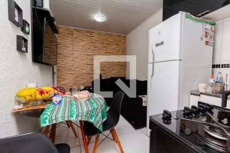 Casa à venda com 600m², 5 quartos e 2 vagasCasa 2: Sala e Cozinha