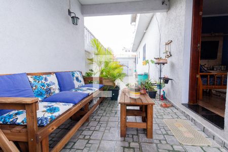 Casa à venda com 600m², 5 quartos e 2 vagasCasa 1: Quintal