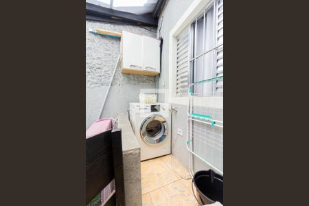 Casa à venda com 600m², 5 quartos e 2 vagasCasa 2: Área de Serviço