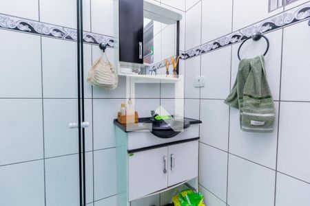 Casa à venda com 600m², 5 quartos e 2 vagasCasa 1: Banheiro 2