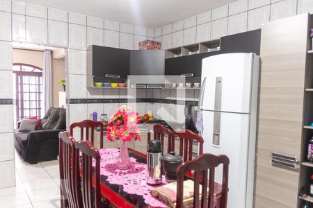 Casa à venda com 200m², 3 quartos e 2 vagas