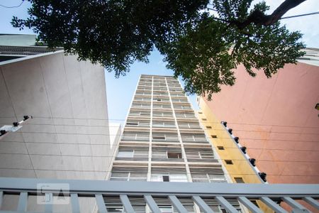Apartamento para alugar com 70m², 2 quartos e sem vaga Apartamento para alugar com 70m², 2 quartos e sem vagaFachada
