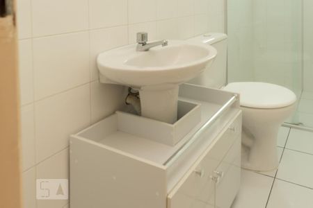 Banheiro Social de apartamento para alugar com 1 quarto, 50m² em Bosque da Saúde, São Paulo