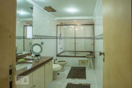 Banheiro da Suíte de apartamento à venda com 4 quartos, 200m² em Vila Monte Alegre, São Paulo
