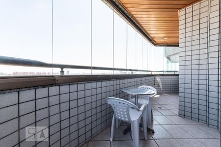 Apartamento à venda com 128m², 3 quartos e 2 vagas Apartamento à venda com 128m², 3 quartos e 2 vagasSacada