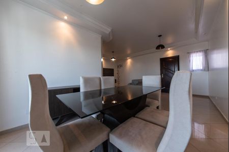 Apartamento à venda com 128m², 3 quartos e 2 vagas Apartamento à venda com 128m², 3 quartos e 2 vagasSala de Jantar