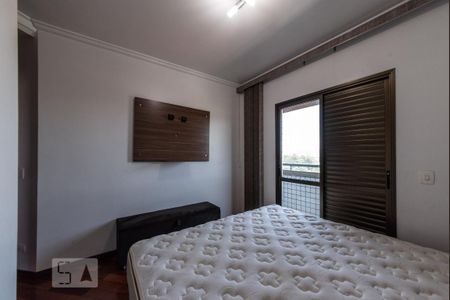 Apartamento à venda com 128m², 3 quartos e 2 vagas Apartamento à venda com 128m², 3 quartos e 2 vagasSuíte
