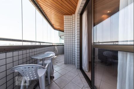 Apartamento à venda com 128m², 3 quartos e 2 vagas Apartamento à venda com 128m², 3 quartos e 2 vagasSacada