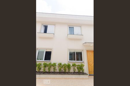 Casa de condomínio para alugar com 200m², 3 quartos e 3 vagasFachada