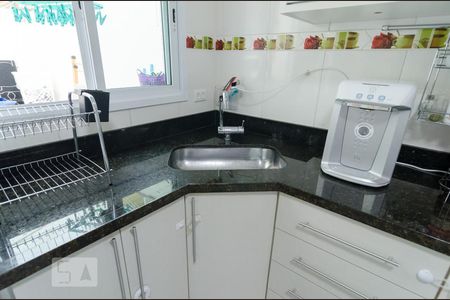 Casa de condomínio para alugar com 200m², 3 quartos e 3 vagasCozinha